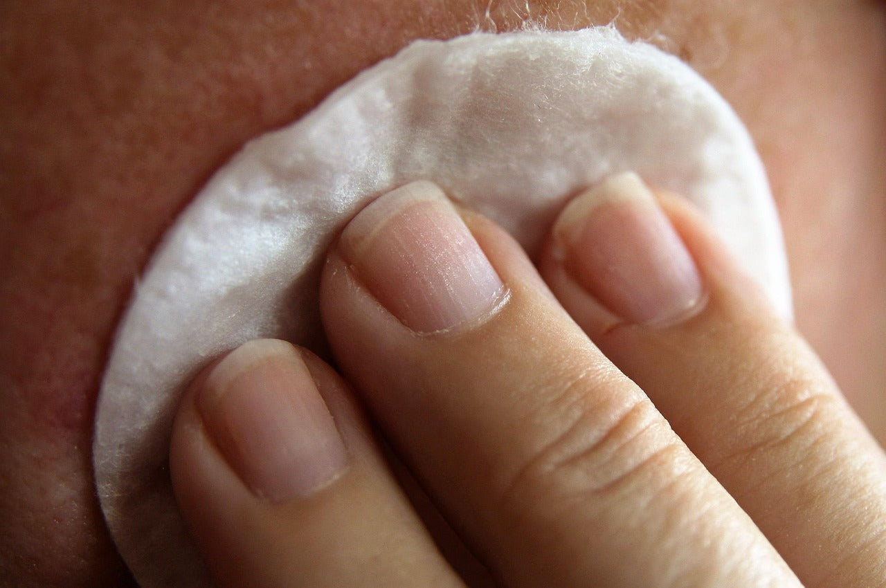 Understanding Sensitive Skin & Adapting Your Clenature Routine for Its Every Season